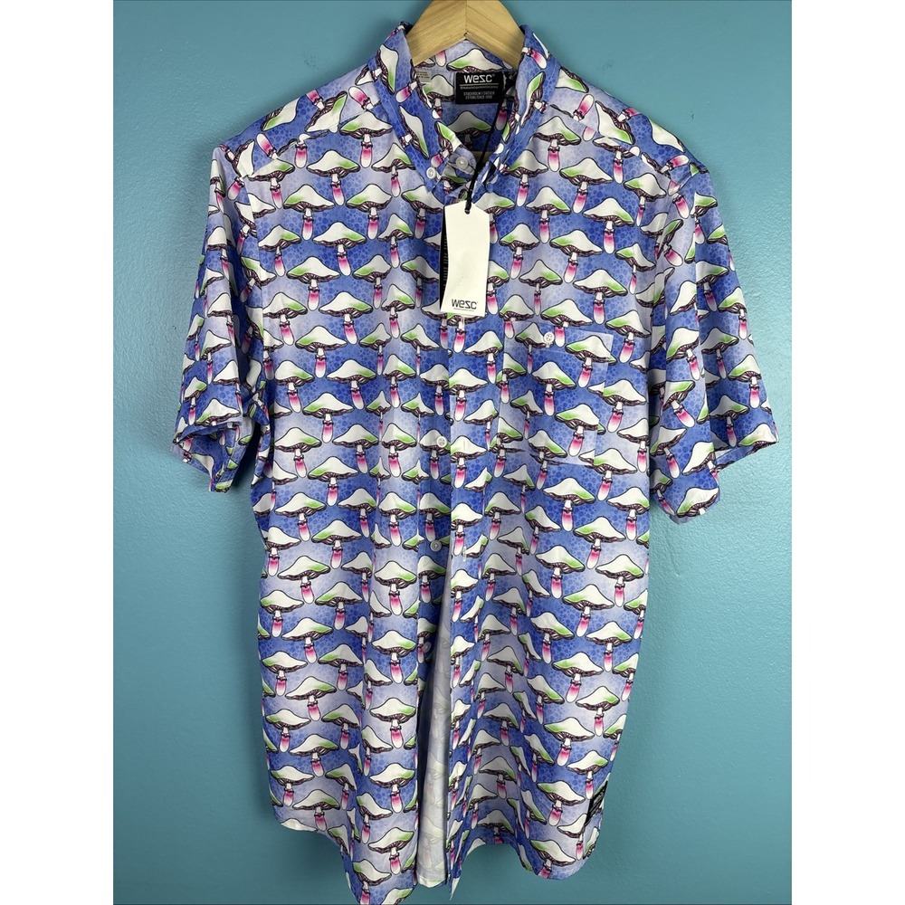 Wesc Short Sleeve Button Down Shirt Mushroom Perfomance Medium Golf Preppy